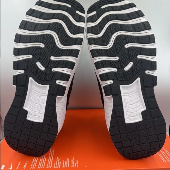 Nike Free Metcon 6 Black White BRAND NEW Multiple Sizes - Picture 7 of 7